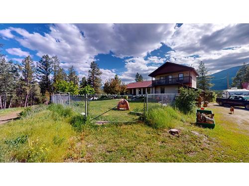 8083 Highway 3/93, Cranbrook, BC - Outdoor