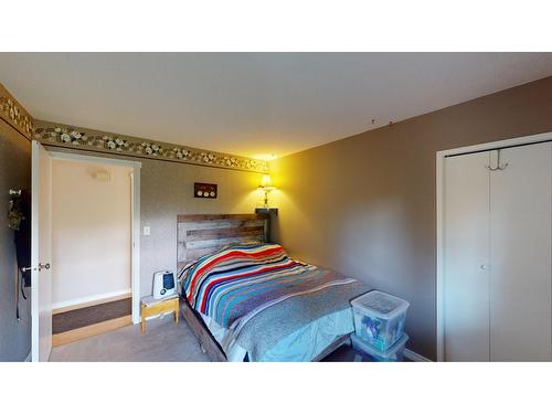 8083 Highway 3/93, Cranbrook, BC - Indoor Photo Showing Bedroom