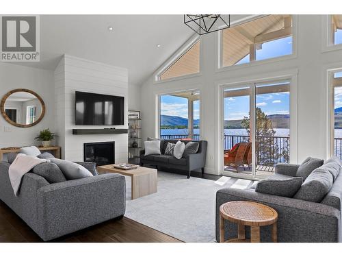 6580 Monck Park Road, Merritt, BC - Indoor Photo Showing Living Room With Fireplace