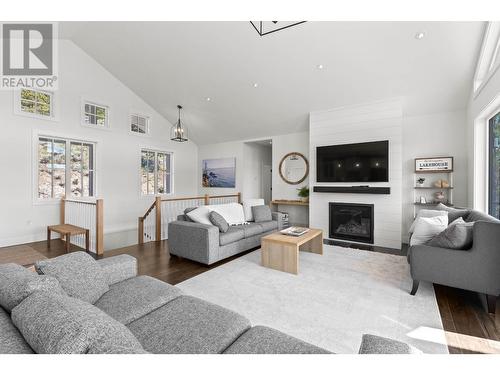 6580 Monck Park Road, Merritt, BC - Indoor Photo Showing Living Room With Fireplace