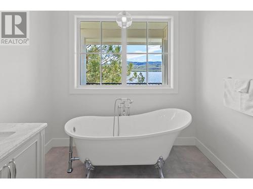 6580 Monck Park Road, Merritt, BC - Indoor Photo Showing Bathroom