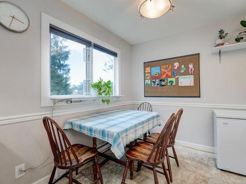 202-1215 Bay St, Victoria, BC - Indoor Photo Showing Dining Room