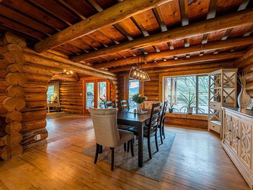 9130 Barnhartvale Road, Kamloops, BC - Indoor Photo Showing Dining Room