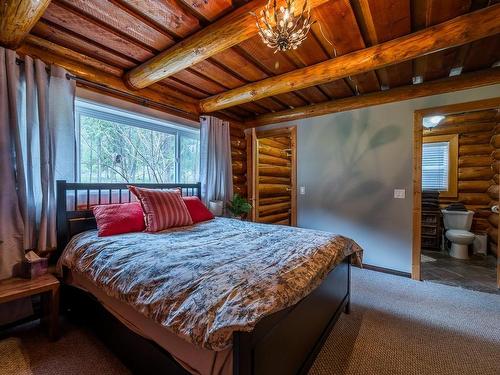 9130 Barnhartvale Road, Kamloops, BC - Indoor Photo Showing Bedroom