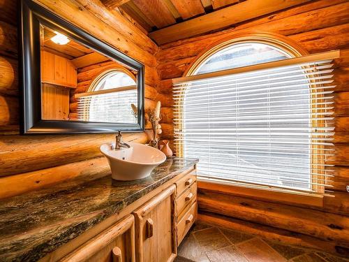 9130 Barnhartvale Road, Kamloops, BC - Indoor Photo Showing Bathroom