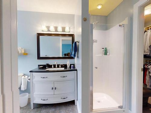 1635 Chestnut Ave, Merritt, BC - Indoor Photo Showing Bathroom