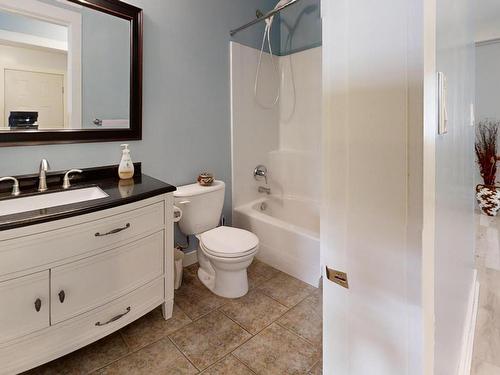 1635 Chestnut Ave, Merritt, BC - Indoor Photo Showing Bathroom