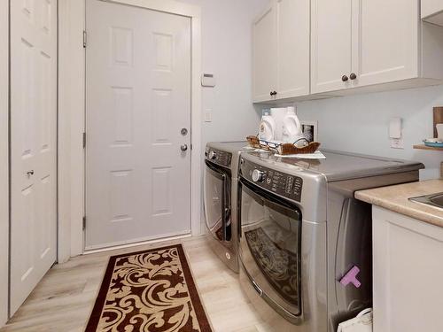 1635 Chestnut Ave, Merritt, BC - Indoor Photo Showing Laundry Room