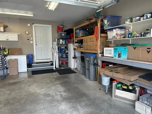 1635 Chestnut Ave, Merritt, BC - Indoor Photo Showing Garage