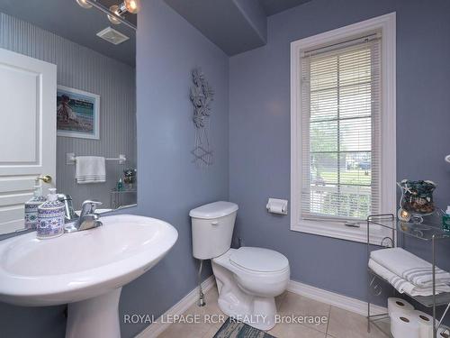 36 Anderson Rd, New Tecumseth, ON - Indoor Photo Showing Bathroom