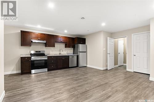 373 Halifax Street, Regina, SK - Indoor Photo Showing Kitchen