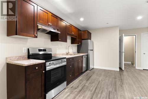 373 Halifax Street, Regina, SK - Indoor Photo Showing Kitchen