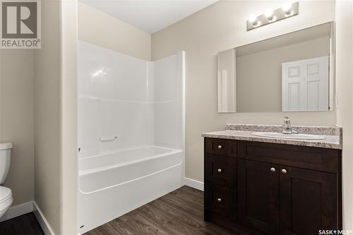 373 Halifax Street, Regina, SK - Indoor Photo Showing Bathroom