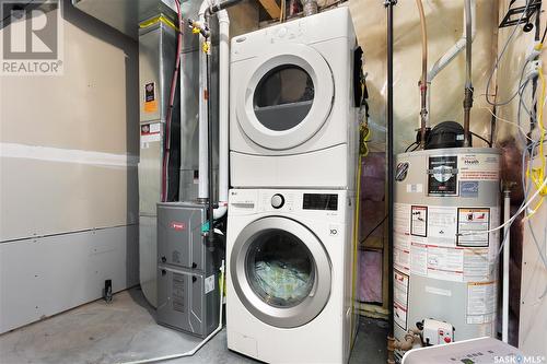 373 Halifax Street, Regina, SK - Indoor Photo Showing Laundry Room