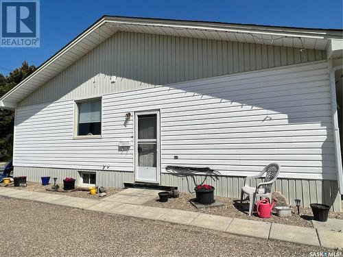 231 & 233 18Th Avenue Ne, Swift Current, SK - Outdoor With Exterior