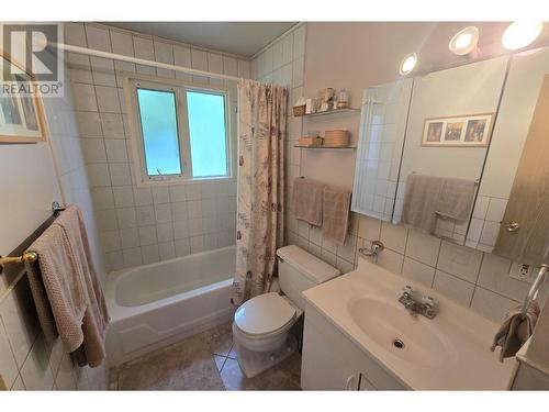 4704 Weber Avenue, Terrace, BC - Indoor Photo Showing Bathroom