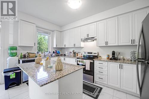 25 Corbett Street, Southgate, ON - Indoor Photo Showing Kitchen With Upgraded Kitchen