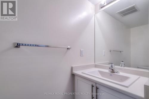 14C Lookout Drive, Clarington, ON - Indoor Photo Showing Bathroom
