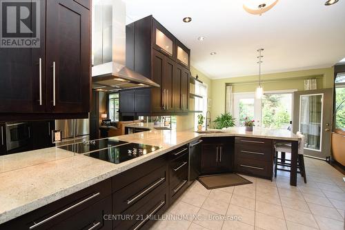 22 Kells Crescent, Collingwood, ON - Indoor Photo Showing Kitchen With Upgraded Kitchen