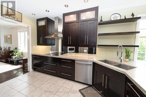 22 Kells Crescent, Collingwood, ON - Indoor Photo Showing Kitchen With Double Sink With Upgraded Kitchen