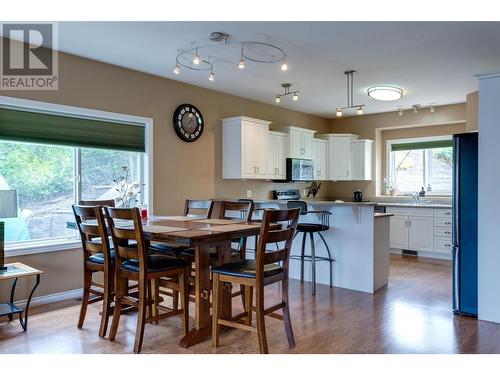 11664 Middleton Road, Lake Country, BC - Indoor Photo Showing Dining Room