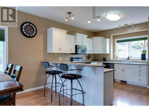 11664 Middleton Road, Lake Country, BC - Indoor Photo Showing Kitchen