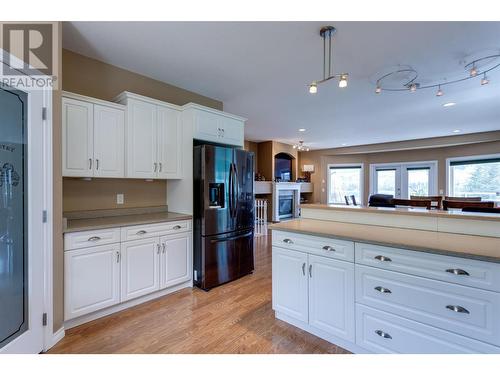 11664 Middleton Road, Lake Country, BC - Indoor Photo Showing Kitchen