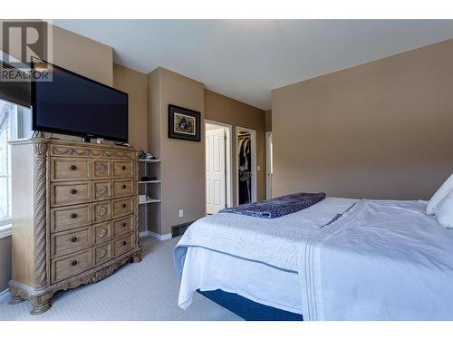 11664 Middleton Road, Lake Country, BC - Indoor Photo Showing Bedroom