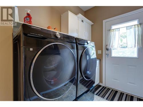 11664 Middleton Road, Lake Country, BC - Indoor Photo Showing Laundry Room