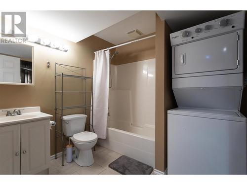 11664 Middleton Road, Lake Country, BC - Indoor Photo Showing Laundry Room