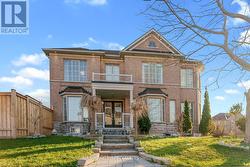 3234 CAMBERWELL DRIVE  Mississauga, ON L5M 6S8