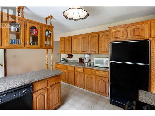 13821 Talbot Road, Lake Country, BC - Indoor Photo Showing Kitchen