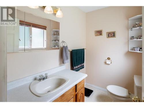 13821 Talbot Road, Lake Country, BC - Indoor Photo Showing Bathroom