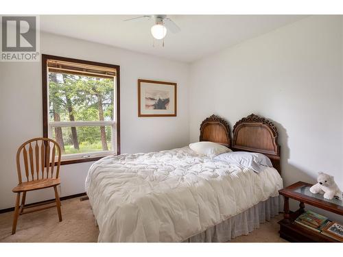 13821 Talbot Road, Lake Country, BC - Indoor Photo Showing Bedroom