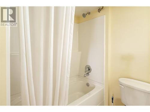 13821 Talbot Road, Lake Country, BC - Indoor Photo Showing Bathroom