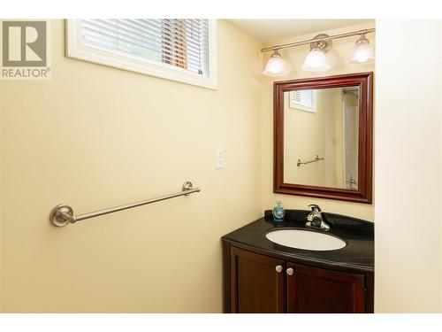 13821 Talbot Road, Lake Country, BC - Indoor Photo Showing Bathroom