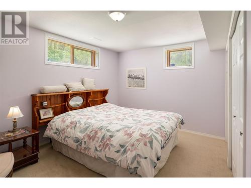 13821 Talbot Road, Lake Country, BC - Indoor Photo Showing Bedroom