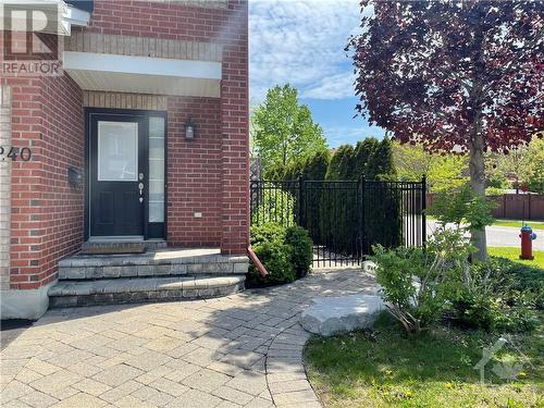 Side path to landscaped back yard. - 240 Freedom Private, Ottawa, ON - Outdoor