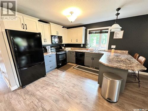 20 3Rd Avenue, Weyburn, SK - Indoor Photo Showing Kitchen