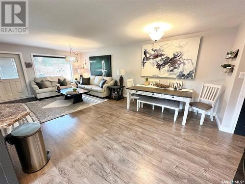 20 3Rd Avenue, Weyburn, SK - Indoor Photo Showing Living Room