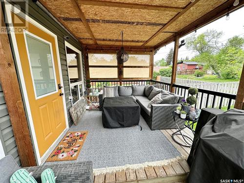 20 3Rd Avenue, Weyburn, SK - Outdoor With Deck Patio Veranda With Exterior