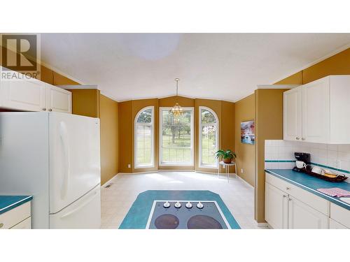 1955 Roan Road, Quesnel, BC - Indoor Photo Showing Kitchen