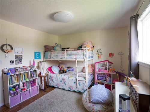 164 Phoenix Avenue, Penticton, BC - Indoor Photo Showing Bedroom