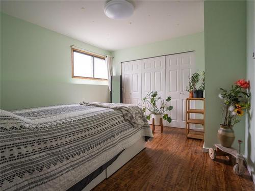 164 Phoenix Avenue, Penticton, BC - Indoor Photo Showing Bedroom