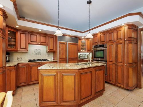 Cuisine - 150 Av. Brock S., Montréal-Ouest, QC - Indoor Photo Showing Kitchen With Double Sink