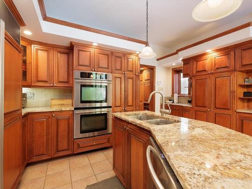 Cuisine - 150 Av. Brock S., Montréal-Ouest, QC - Indoor Photo Showing Kitchen With Double Sink