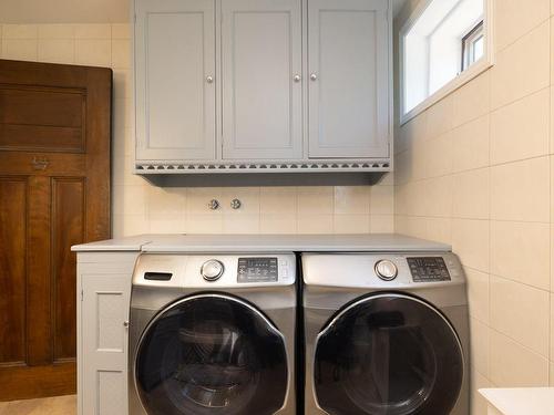 Salle de bains - 150 Av. Brock S., Montréal-Ouest, QC - Indoor Photo Showing Laundry Room