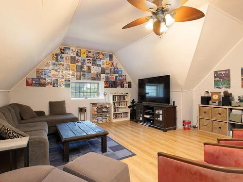 Salle familiale - 150 Av. Brock S., Montréal-Ouest, QC - Indoor Photo Showing Living Room