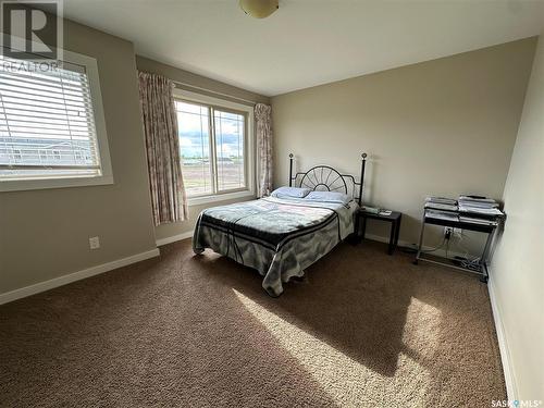 2 880 5Th Street Ne, Weyburn, SK - Indoor Photo Showing Bedroom