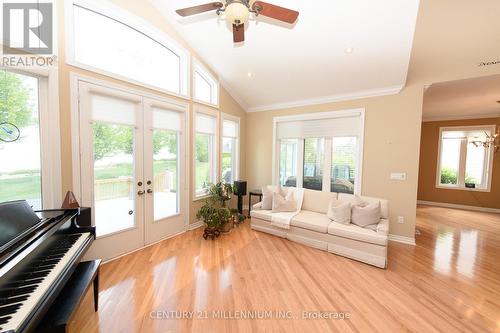 46 Waterfront Circle, Collingwood, ON - Indoor Photo Showing Living Room